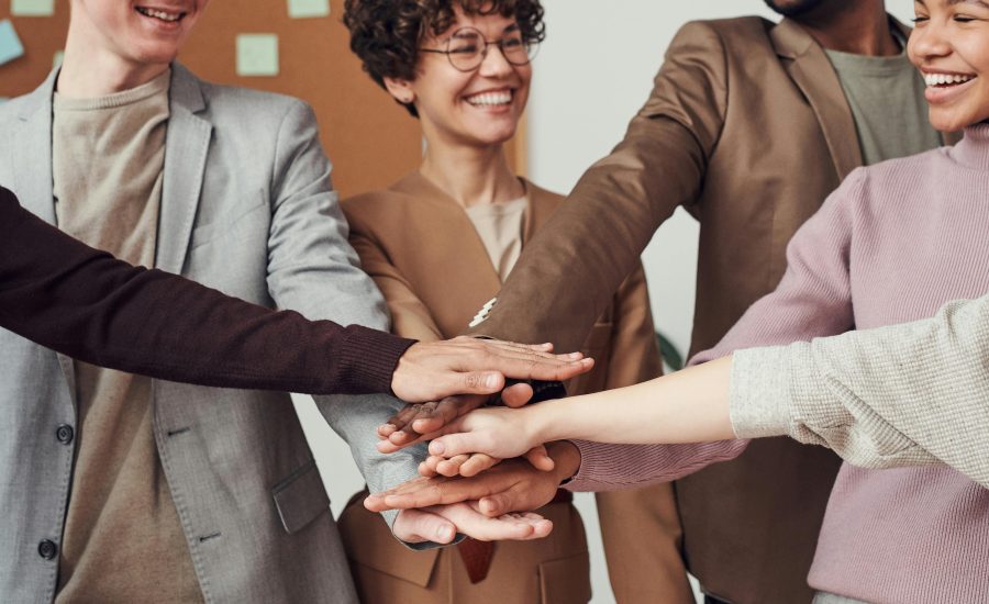 Bringing Teams Together: How Technology Supports Internal Communication